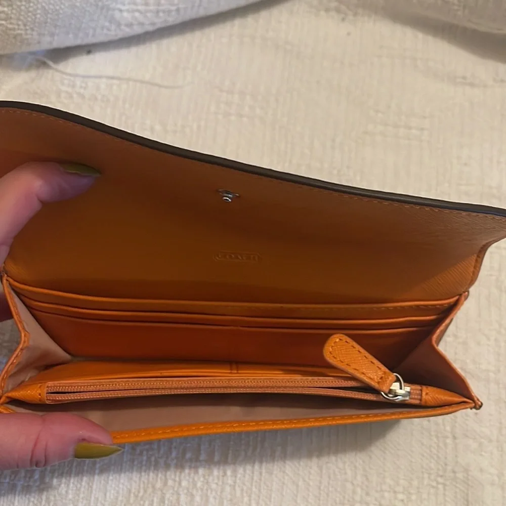 COACH - Peyton signature envelope wallet - EUC - Picture 5 of 7